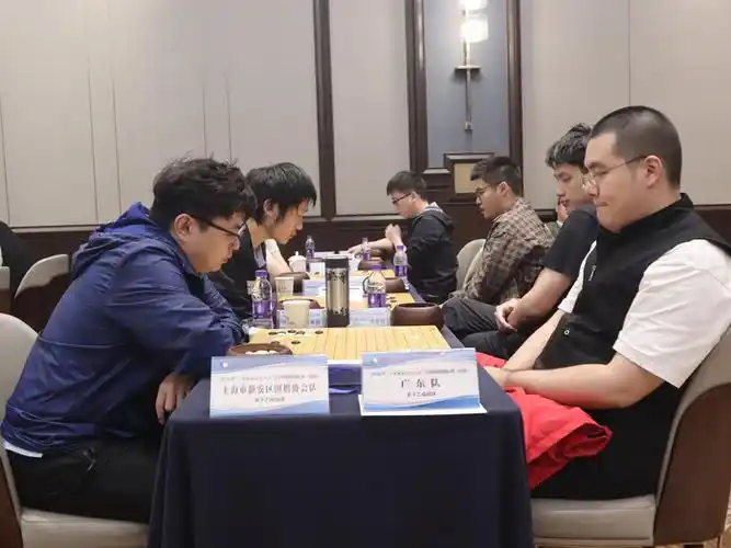 CBA争冠格局大洗牌：上海男篮6战全胜冲甲，黑马崛起颠覆传统秩序