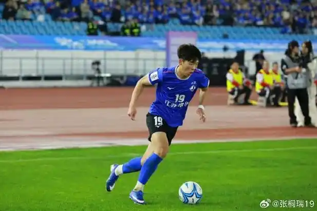 江苏青训四将入选国青，土伦杯成新星试金石